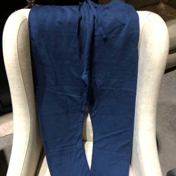 Hanes navy blue comfy cotton sweat pants with front pockets and one back pocket - Picture 2 of 11